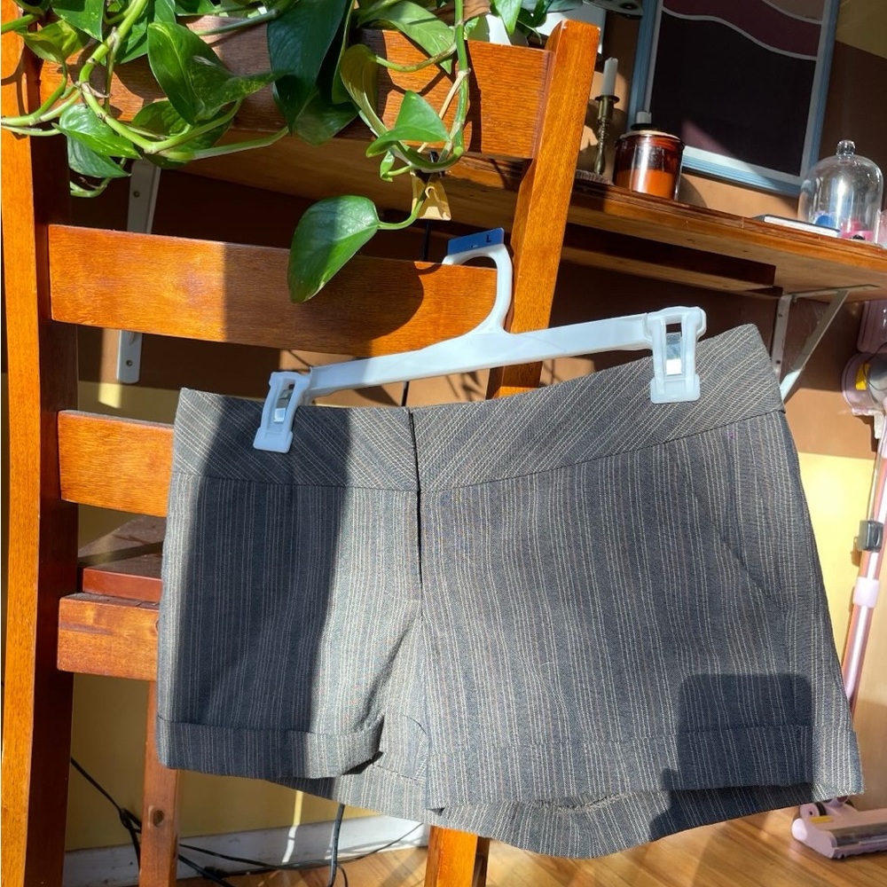 Business/2000s pinstripe short